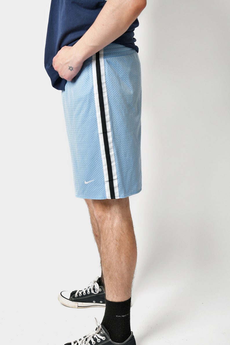 Pantaloncini da basket Nike da uomo in blu pastello / pantaloncini da palestra vintage anni '90 / pantaloncini sportivi Athletic anni '90 Old School / taglia M media immagine 6