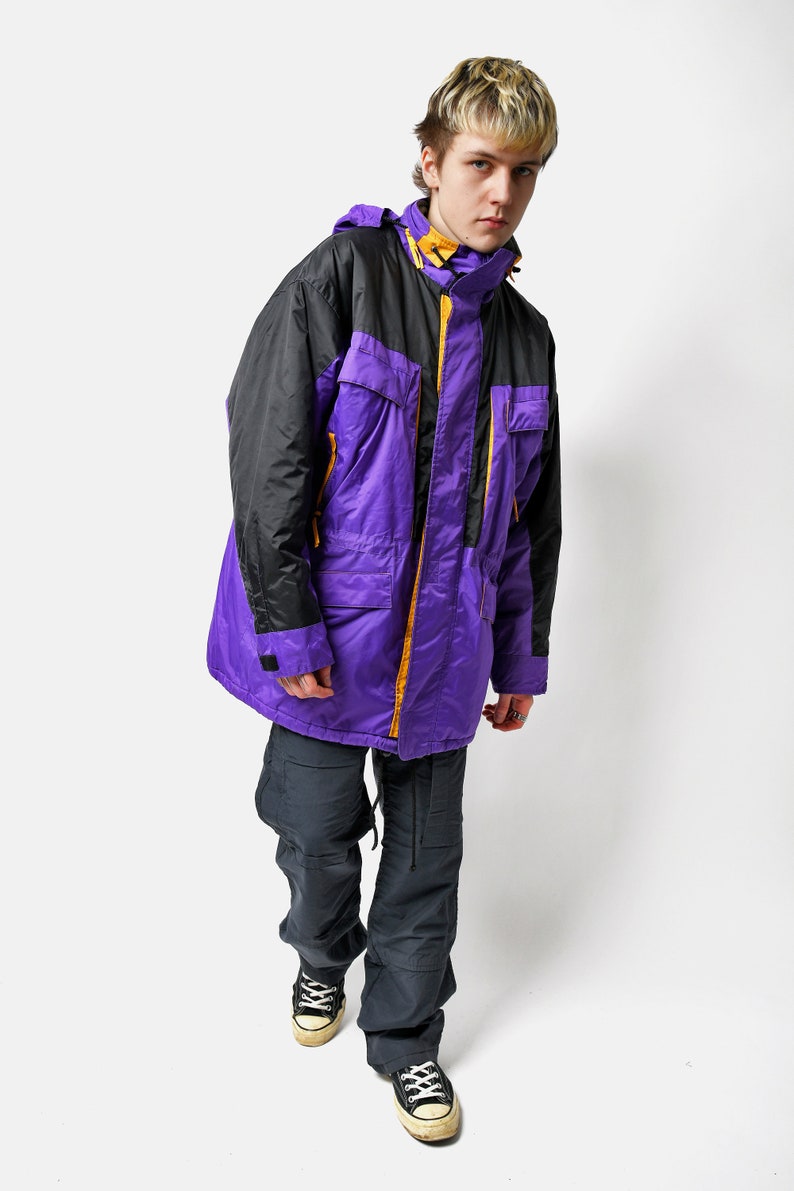 90s vintage parka jacket in purple Warm fall winter ski jacket men Retro 80s skiing sport hooded snow shell coat Large L size image 2