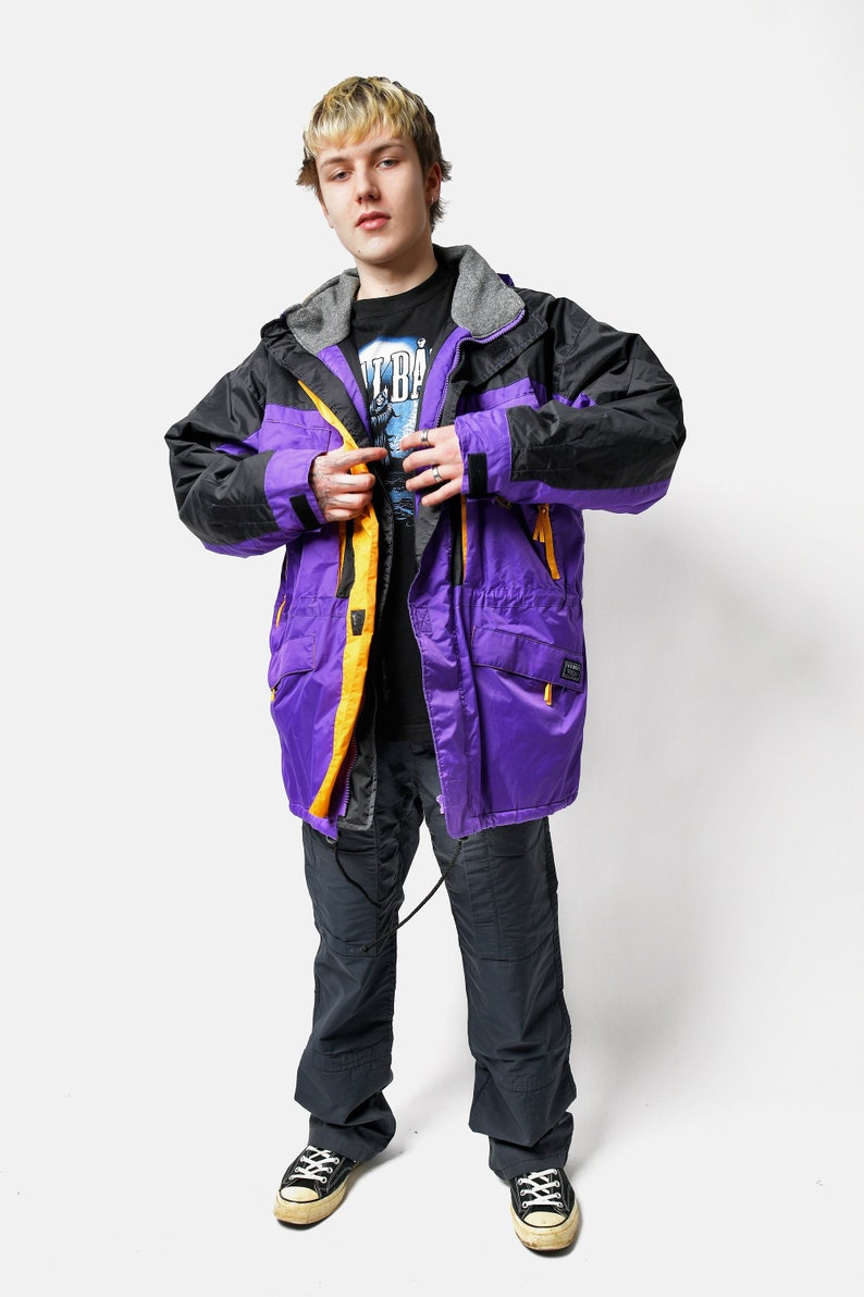 90s vintage parka jacket in purple Warm fall winter ski jacket men Retro 80s skiing sport hooded snow shell coat Large L size image 1