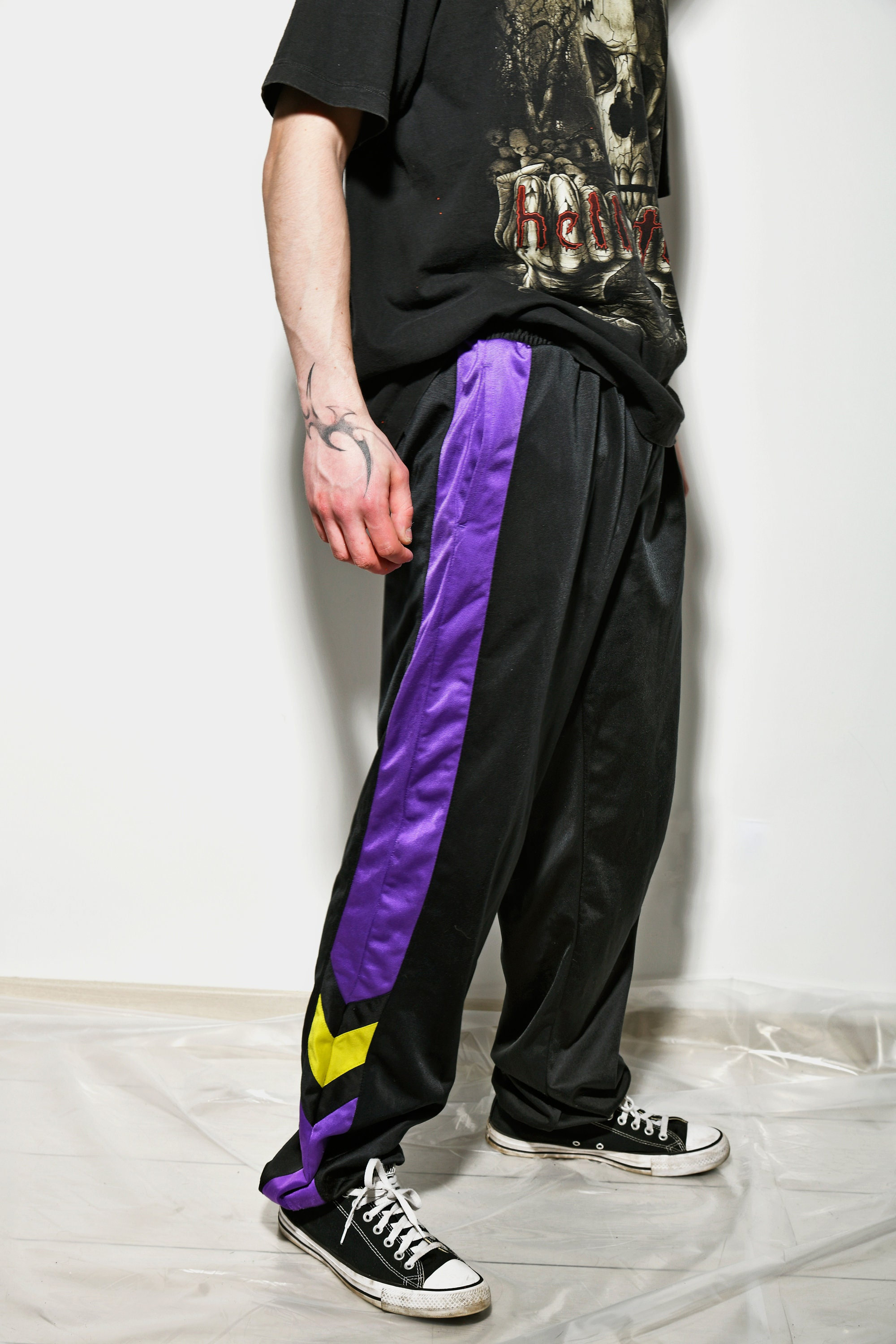 Buy Nike Purple Los Angeles Lakers Thermal Fir Fleece Pants for Men in  Bahrain