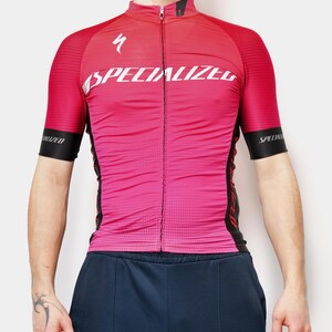 🔥 Cycling Specialized jersey in pink colour
Size - M