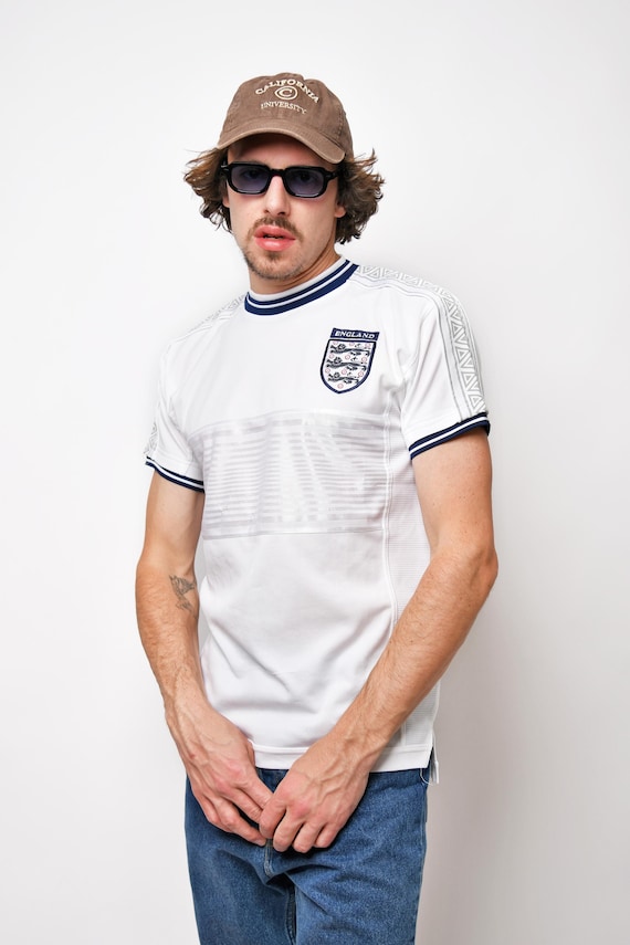 White Soccer Jersey England Owen Number 10 | Vintage Sports Shirt