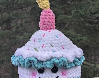 Plushie Little birthday cake - teacher party amigurumi school cupcake kawaii cute unisex