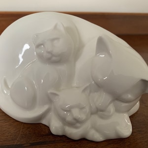 Coalport Mother&#39;s Love Cat Figurine from Moments Series