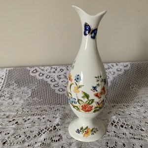 Aynsley Bone China Cottage Garden Footed Vase - 9&quot; / 23cm Tall