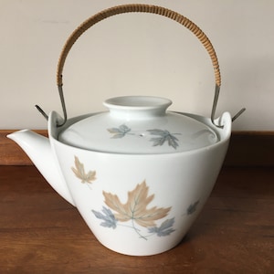 1960s Noritake Maplewood Teapot with Cane Handle