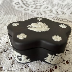 Vintage Wedgwood Black Jasperware wavy-edged Candy/Trinket Box
