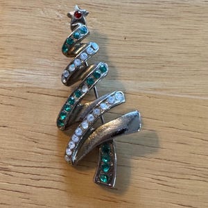 Vintage Brooch, Vintage Christmas Brooch, Vintage Jewelry , Silver Tone Rhinestone Christmas Tree Brooch, Christmas Tree Brooch