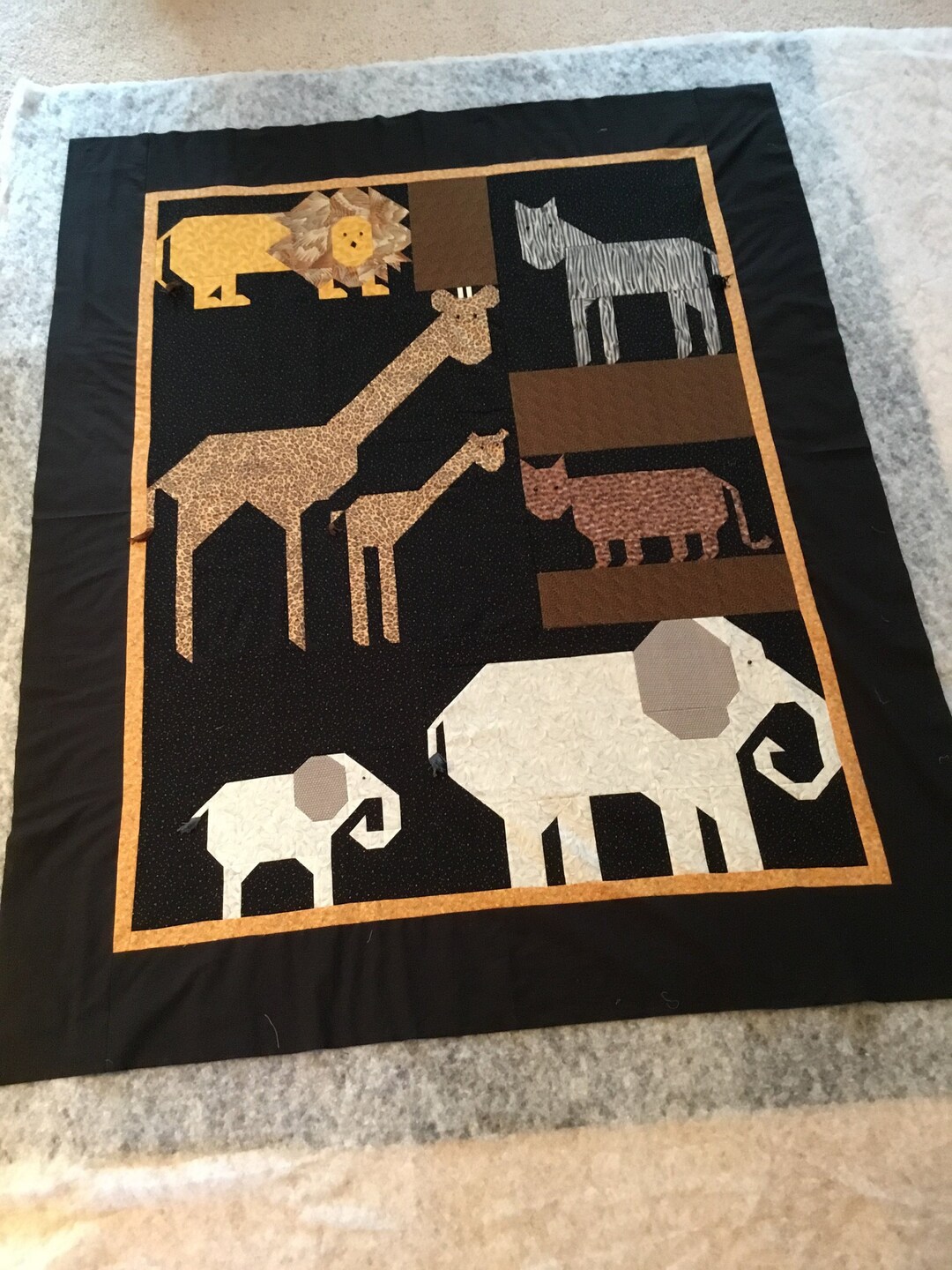 FINISHED zoo Quilt Who Doesnt Like the Zoo This 55 X 68 Throw wall