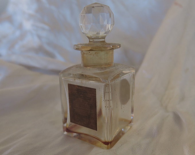 ancien petit flacon à parfum de collection, création de la cristallerie Baccarat début 20 ème siècle
