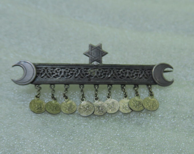 ancienne broche en métal argenté, travail Afrique du Nord, certainement Maroc