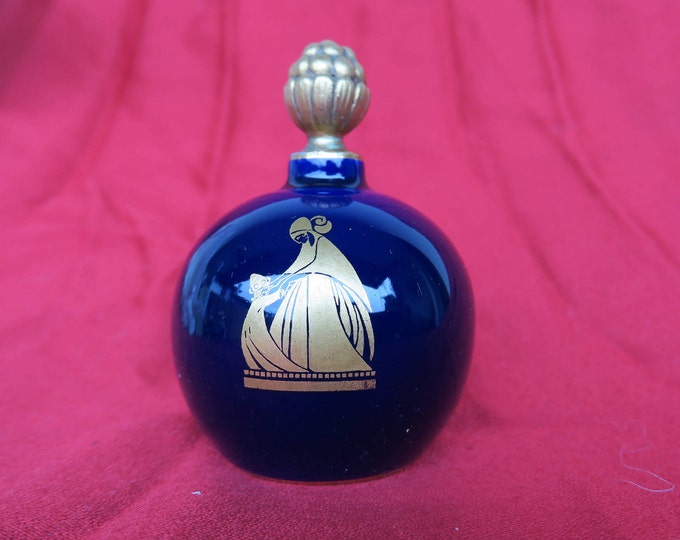 superbe et rare flacon à parfum en porcelaine bleu édition ancienne 1926 de Jeanne Lanvin décoré par Sèvres dessiné par Paul Iribe