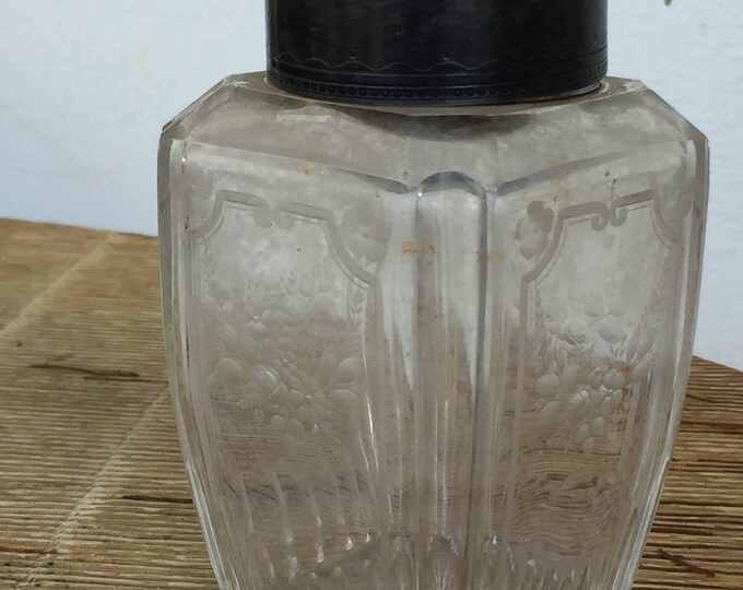 ancien flacon à parfum de toilette, collection idéal décoration de coiffeuse, très belle qualité de verrerie fin 19 ème siècle