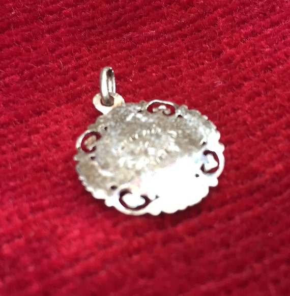 Ancien Pendentif Médaille émaillée Sainte Thérèse - Plaqué Or - Baptême - Bleu - 0,8 Cm