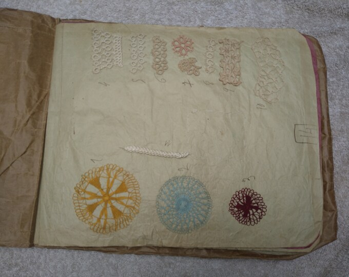 ancien cahier d'excercice de broderie