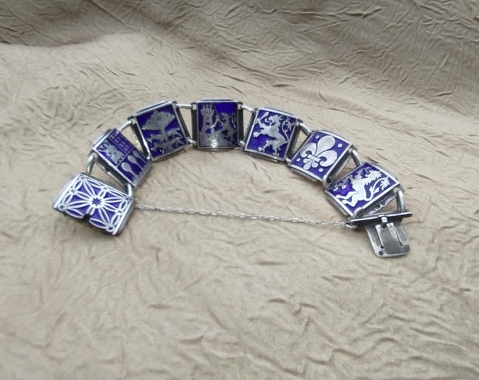 ancien bracelet en argent & émaillé bleu roi, divers blasons du pays Basque, signé H. Téguy
