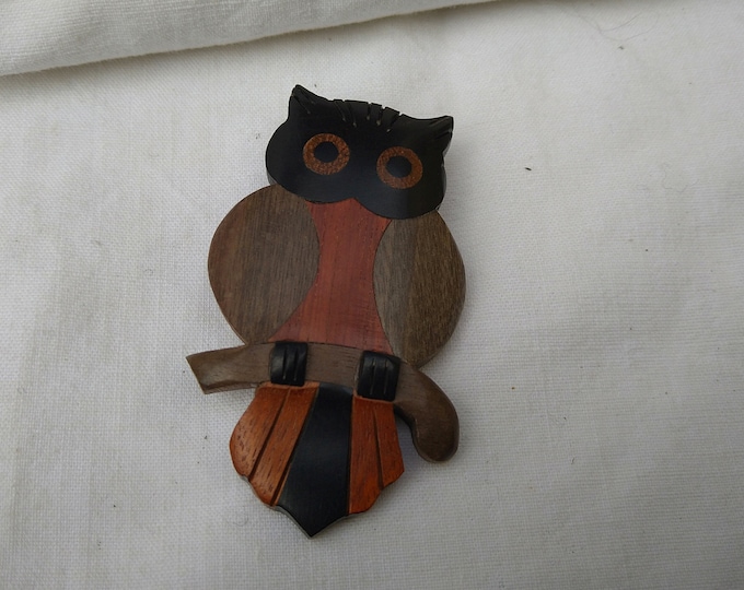 broche fantaisie semi-moderne en forme de chouette ( bois )