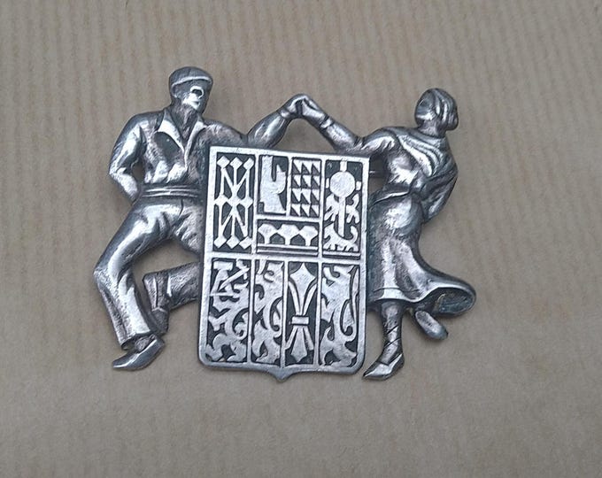 ancienne broche du Pays Basque, bijoux en métal