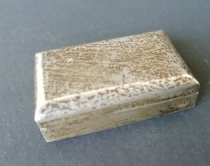 petite boite ancienne en argent, pilulier