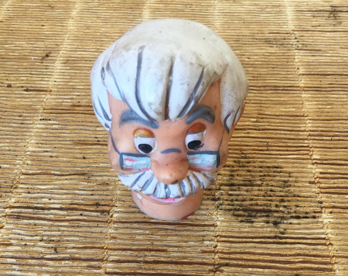 tête de marionnette ancienne, Geppetto, personnage de dessin animé "Pinocchio