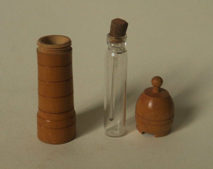 ancien flacon à parfum testeur dans son coffret en bois