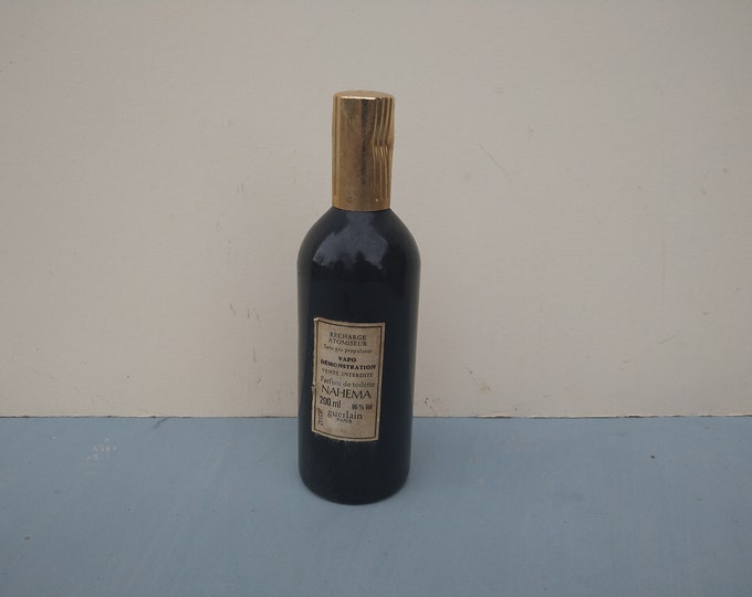 vieux parfum Nahema de Guerlain en vaporisateur