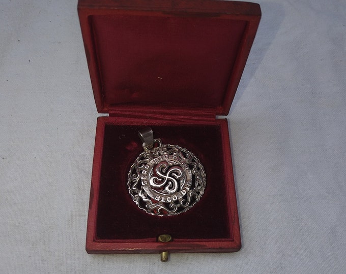très joli pendentif ancien Basque en argent