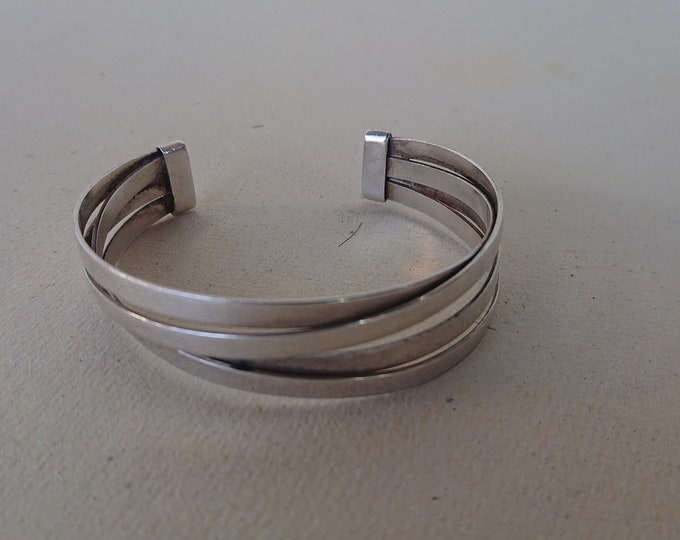 Joli bracelet en argent années 70