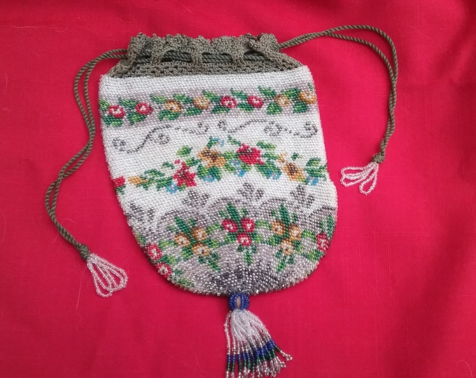 sublime sac de bal en perles du XIX ème siècle ( aumonière )