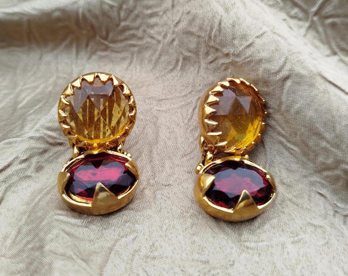paire de boucle d'oreille clips signé Zoé Coste, pendant