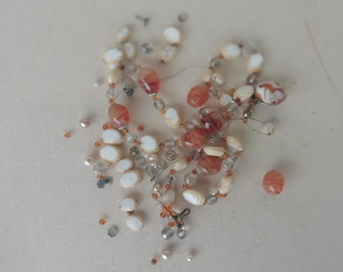 lot de perles anciennes en pierres polies