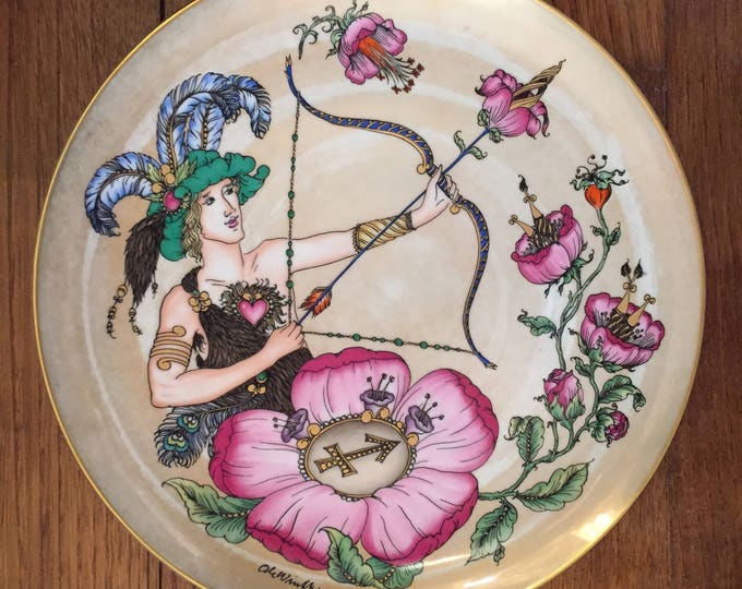 grand plat décoratif en porcelaine Allemande, Hutschenreuther / Ole Winther, signe du zodiac Sagittaire-
