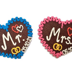Mr. & Mrs. Lebkuchen-Filzherz, personalisierbar, zum Anstecken