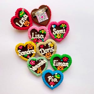 Corazón de fieltro personalizado para niños y bebés | Mini pin de corazón con texto personalizado | Cochecito, portabebés, silla infantil, traje tradicional aprox. 3 x 3 cm