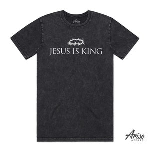 Jesus är kung t-shirt - kristen t-shirt, troskläder, gudskjorta, kristen t-shirt, kristen gåva, kyrklig dopgåva, religiös t-shirt bild 2