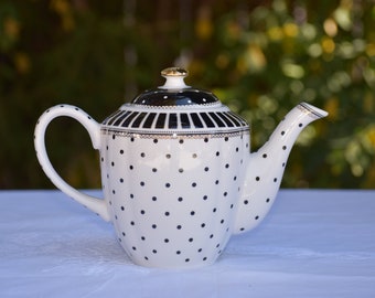 Teapot. Black and White Polka Dots. 40oz Porcelain Tea Pot with Imported Tea Sampler.