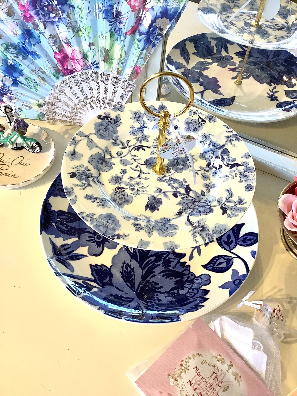 Cake Stand. Blue and White Vintage Heritage Rose Flowers. - Etsy