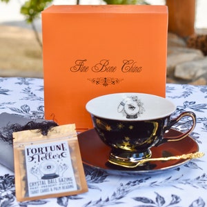 Tasse à thé personnalisée avec boules de cristal diseuse de bonne aventure, noir et or, serviette de table en porcelaine plaquée or, sachet de thé en vrac. Livré avec une boîte cadeau