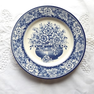 Blue and White Luncheon Dinner Plate Fine Porcelain  English Toile Royal Stafford. Made in England. Serving Platter Table Centerpiece