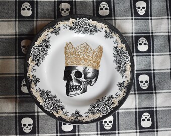 Skull Plate. King Skull. Sugar Skull with Gold Crown. Imported from England. Royal Stafford Porcelain Dish. Salad, Dessert, Bread Butter