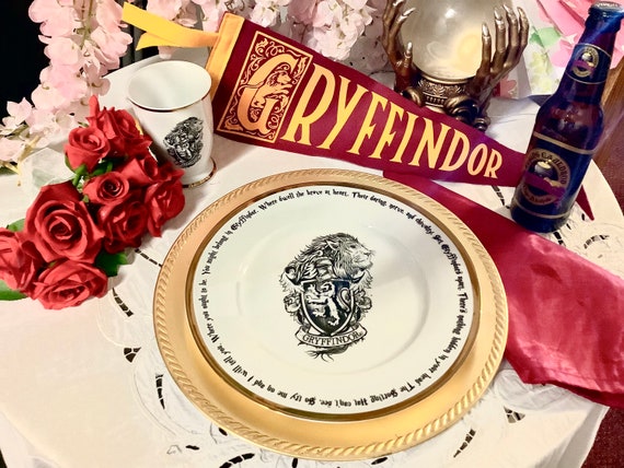 Assiette Harry Potter Plaquée Or Plat gravé avec poème du Choixpeau de  Poudlard. Gryffondor Poufsouffle Serpentard, Déjeuner Serdaigle -   Canada