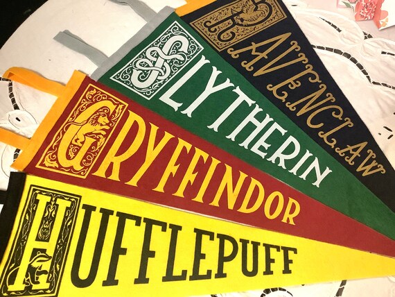 HARRY POTTER™ Pennant, Wall Decor