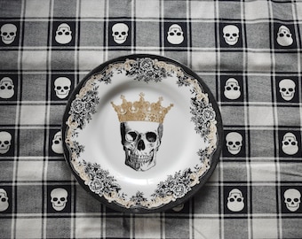 Skull Plate. Queen Skull. Sugar Skull with Gold Crown. Imported from England. Royal Stafford Porcelain Dish. Salad, Dessert, Bread Butter