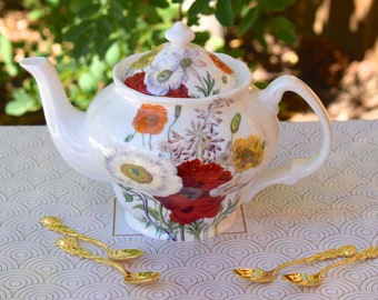 Teapot. Kensington Poppy Flowers. 40oz Fine Bone China Tea Pot with Imported Tea Sampler.