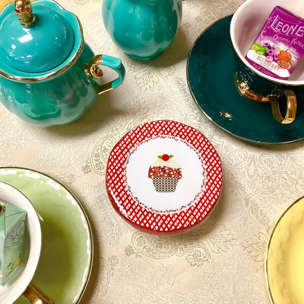 Alice in Wonderland Cupcake Stand Etsy UK