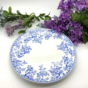 Blue and White Plate  Luncheon Dinner Dish. Forget me Not Floral Wreath. Serving Platter Table Centerpiece Decoration