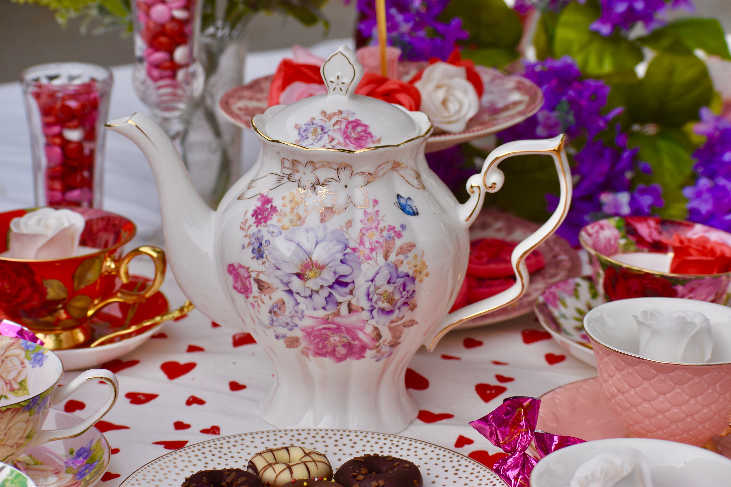 London Boutique Théière pour Une Tasse de théière Vintage en Porcelaine  Motif Floral Rose Lavande Boîte Cadeau (Papillon) : : Cuisine et  Maison