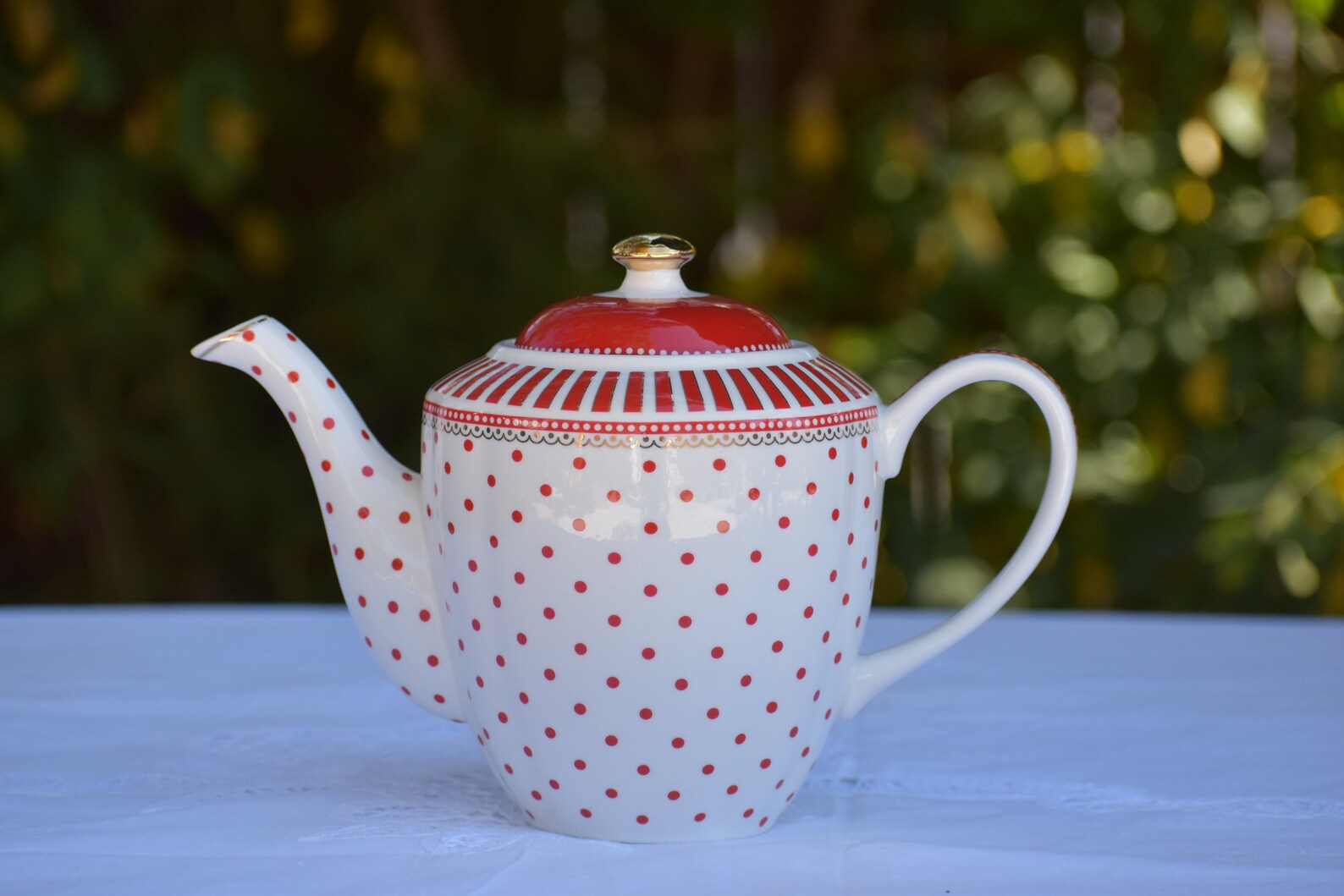 tea set alice in wonderland