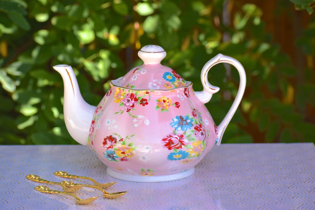 Teapot Old Country Rose. Chintz Pink With Red Blue and Yellow Flowers. 40oz Fine Bone China Tea