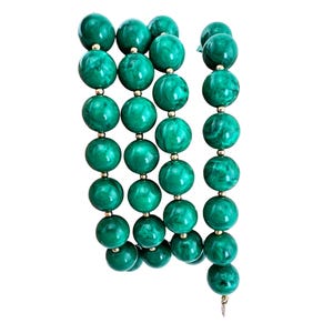 Vintage Faux Malachite Green Swirl Plastic Bead Necklace Gold Tone Clasp